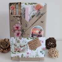 Roman historique ( Une île déserte / 5000 hommes / 21 femmes / Romance)