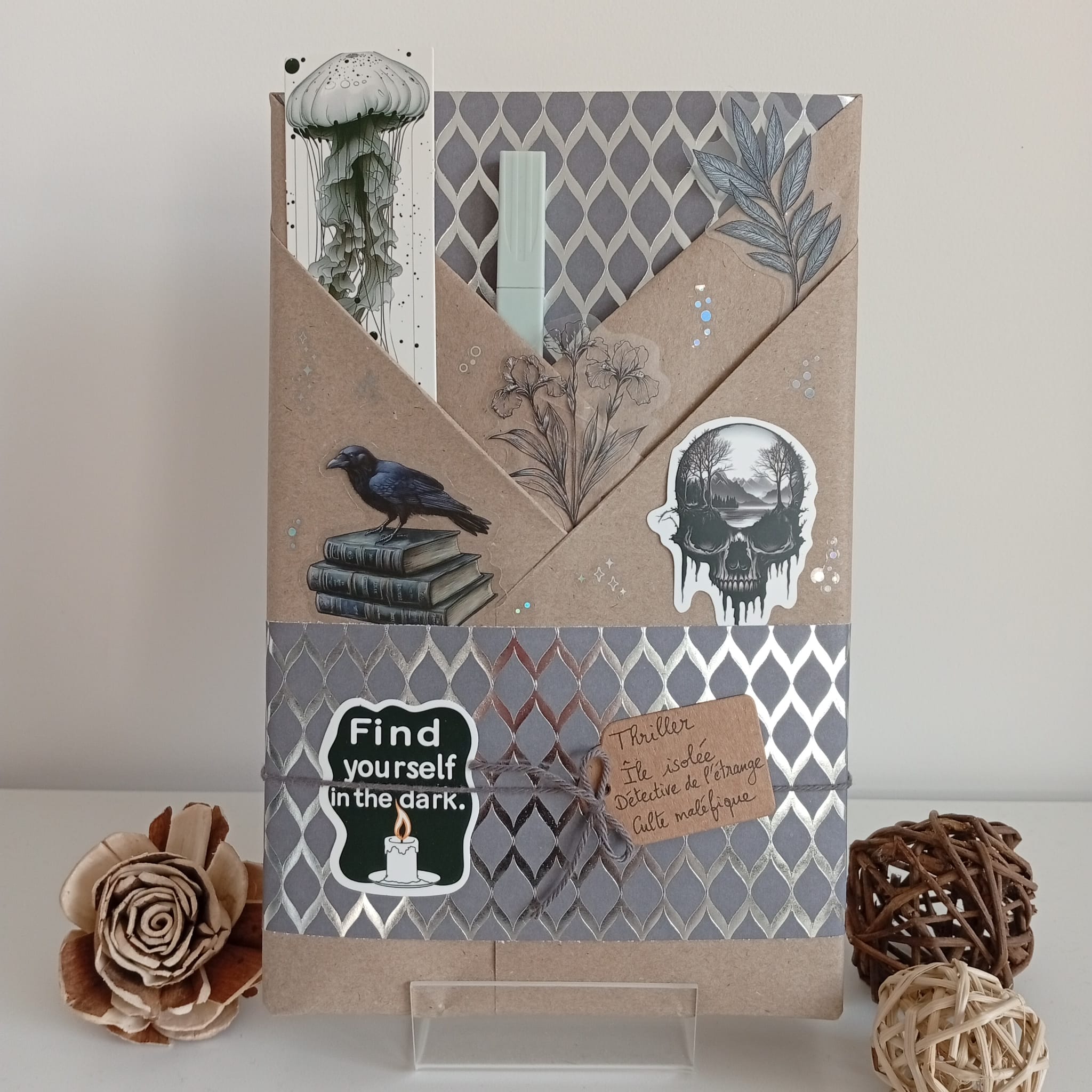 Thriller ( Île isolée / Détective de l'étrange / Culte maléfique )